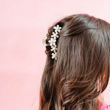 Daisy Claw Clip- Red & White